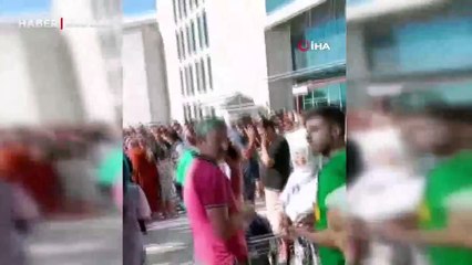Adana'da depremde, kimi valizini, kimi bebeğini alıp sokağa koştu: Beşik gibi salladı