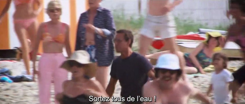 La bande-annonce du film Les Dents de la mer / Steven Spielberg a été recalé pour la suite avec son idée d'en faire un film de guerre
