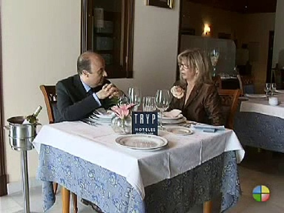 Cómo poner la mesa. Comportamiento correcto en la mesa. Sentarse correctamente. Uso de los cubiertos