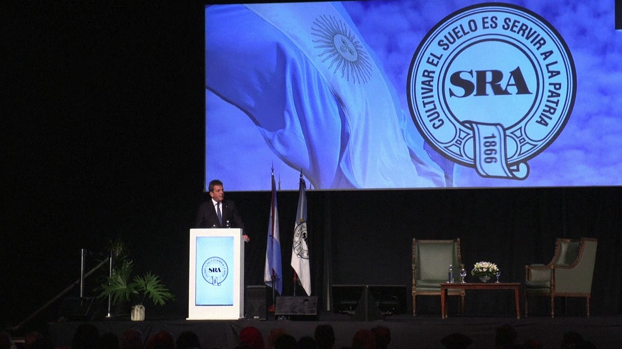 'Massa de Argentina defiende nuevas medidas económicas tras acuerdo con FMI