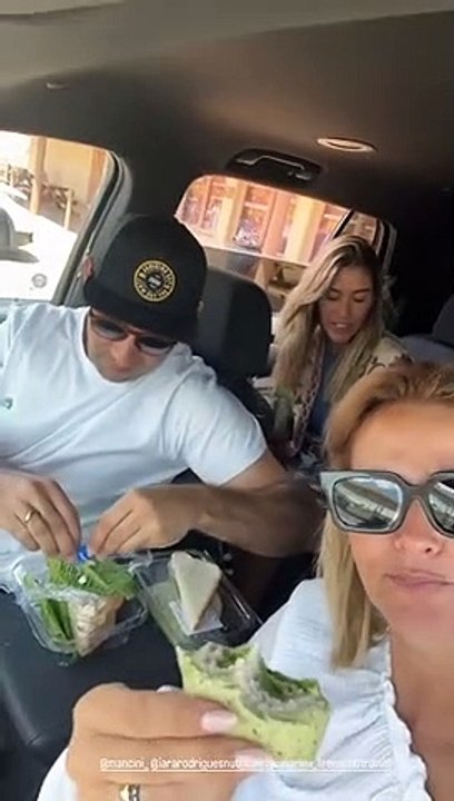 Cristina Ferreira partilha momento raro de férias nos EUA com o filho Tiago.