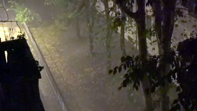 Milano, violento nubifragio nella notte: fulmini e grandine si abbattono sulla città