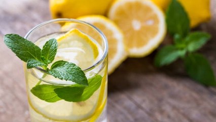 El Agua De Limón Funciona Mejor Que El Café O El Zumo De Naranja