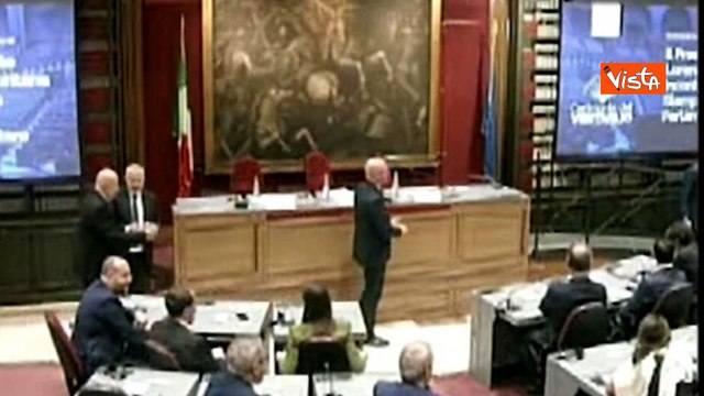La consegna del Ventaglio della stampa parlamentare al Presidente della Camera Fontana