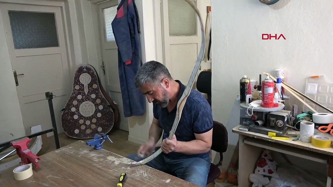 Wooden Master contribue à la fois aux sports et à la promotion du quartier avec la production de flèches et d'arcs