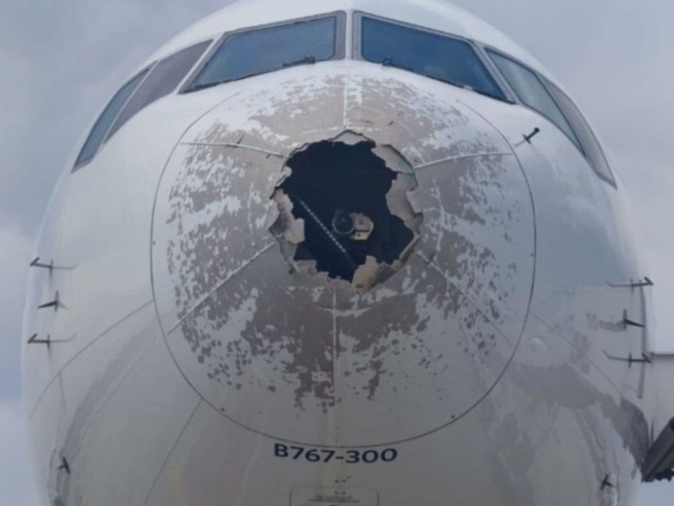 Italien: Hagelsturm zertrümmert Passagierflugzeug