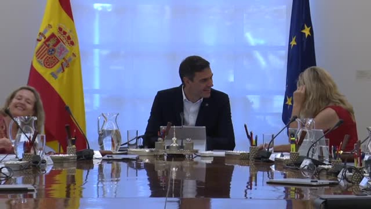 Pedro Sánchez preside su primer Consejo de Ministros en funciones