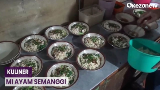 Menjajal Manis-Pedas Mi Ayam Semanggi yang Diburu Warga Pada Malam Hari