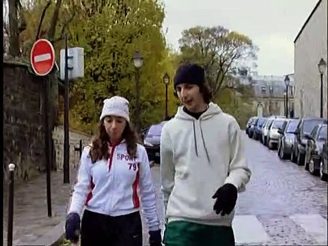 DIEU SI TU M'ÉCOUTES Un film documentaire de Mikael Buch Production : La Fémis Image : Nicolas Mesdom Son : Mathieu Villien Dir Prod : Mélody Gleizes Montage : Claire Burger Assistante mise en scene : Cecile Rodolakis