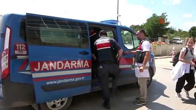 Samsun'da amcaoğulları arasındaki silahlı çatışmada gözaltı alınan 3 şahıs adliyeye sevk edildi