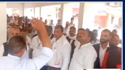 गाजीपुर: एसडीएम पर समाजसेविका से दुर्व्यवहार का आरोप, अधिवक्ता हड़ताल पर