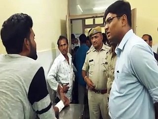 Crime News: जमीन पर कब्जा करने आए लोगों ने विरोध करने आई महिला को ट्रैक्टरों से कुचलकर मार डाला-video