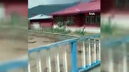 De fortes pluies provoquent des inondations à Ağrı