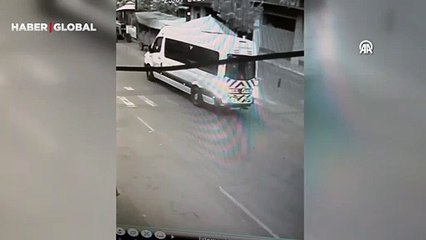 Kan donduran an! Duyarsız sürücü caddede uyuyan sahipsiz köpeği ezdi... "Kral koymuştuk adını"