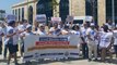 Sağlık çalışanları İzmir'de eylem yaptı: 'Yoksulluk sınırının üstünde temel ücret istiyoruz'