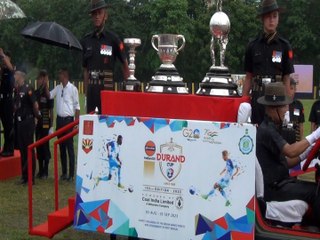 কলকাতায় ডুরান্ড কাপের ট্রফি উন্মোচন, দ্য ৪২-এর ছাদ থেকে ঝাঁপ দুই সেনাকর্তার! | Oneindia Bengali