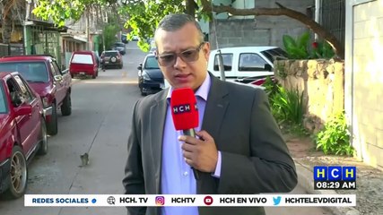 "Don Marvin" asegura que no le gustan los gatos, pero vive con nueve de ellos dentro de su carro