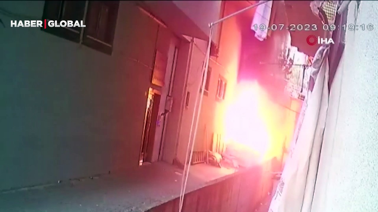 Atılan sigara izmariti tutuşturdu! Arnavutköy’de 6 katlı 2 binayı küle çeviren yangının çıkış anı kamerada
