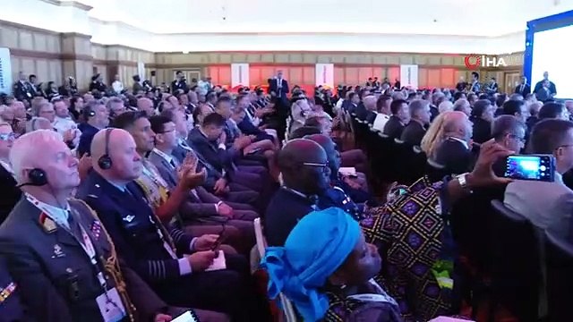 Milli Savunma Bakanı Güler, Uluslararası Savunma Sanayi Fuarı'na katıldı