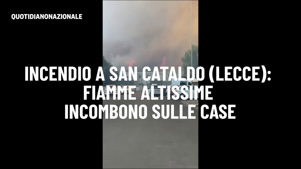 Incendio a San Cataldo (Lecce): fiamme altissime incombono sulle case