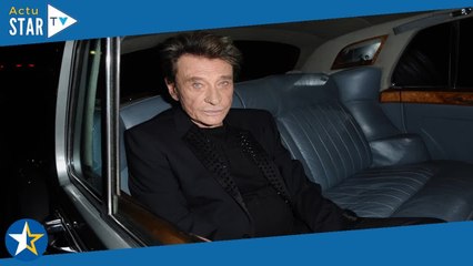 « Il s’agissait d’un passe-droit » : ce droit inédit réservé à Johnny Hallyday lors de l’adoption de