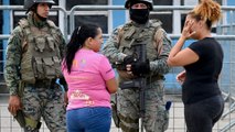 Cientos de militares entran a una cárcel luego de que un motín dejara al menos 18 reclusos muertos en Ecuador