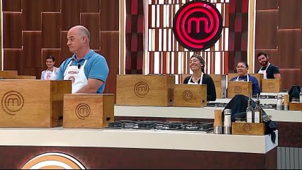 ¡MasterChef Bolivia le da la bienvenida al segundo grupo de 8 cocineros con dos cajas misteriosas!