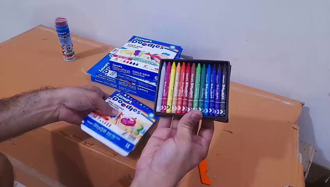MEGA Unboxing and Review of Luxor Doodles Wax, Plastic Crayons for kids