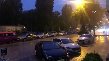 Kars'ta şimşekler gökyüzünü aydınlattı