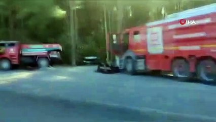 La réponse aérienne et terrestre aux incendies de forêt à Antalya se poursuit sans interruption