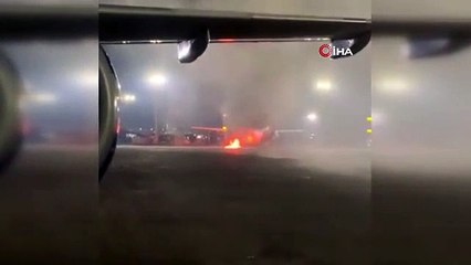 Pendant la maintenance, le moteur de l'avion de ligne a pris feu.