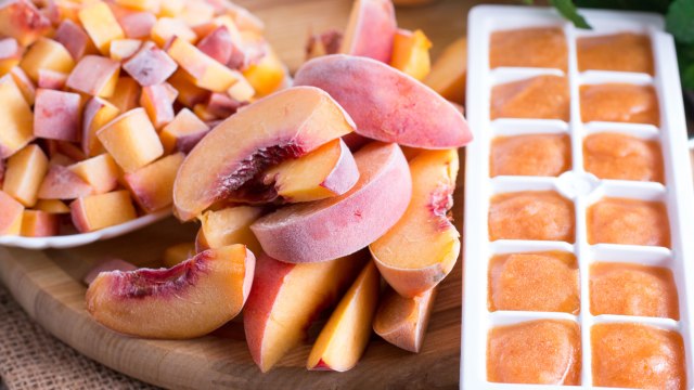 How To Freeze Peaches To Enjoy All Year Long