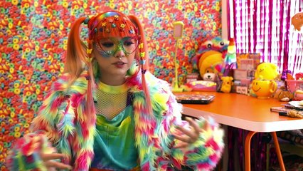 Meet The 'Human Rainbows' | HOOKED ON THE LOOK