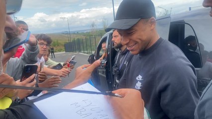 « Je vais très bien », Mbappé tout sourire à la sortie de l'entraînement