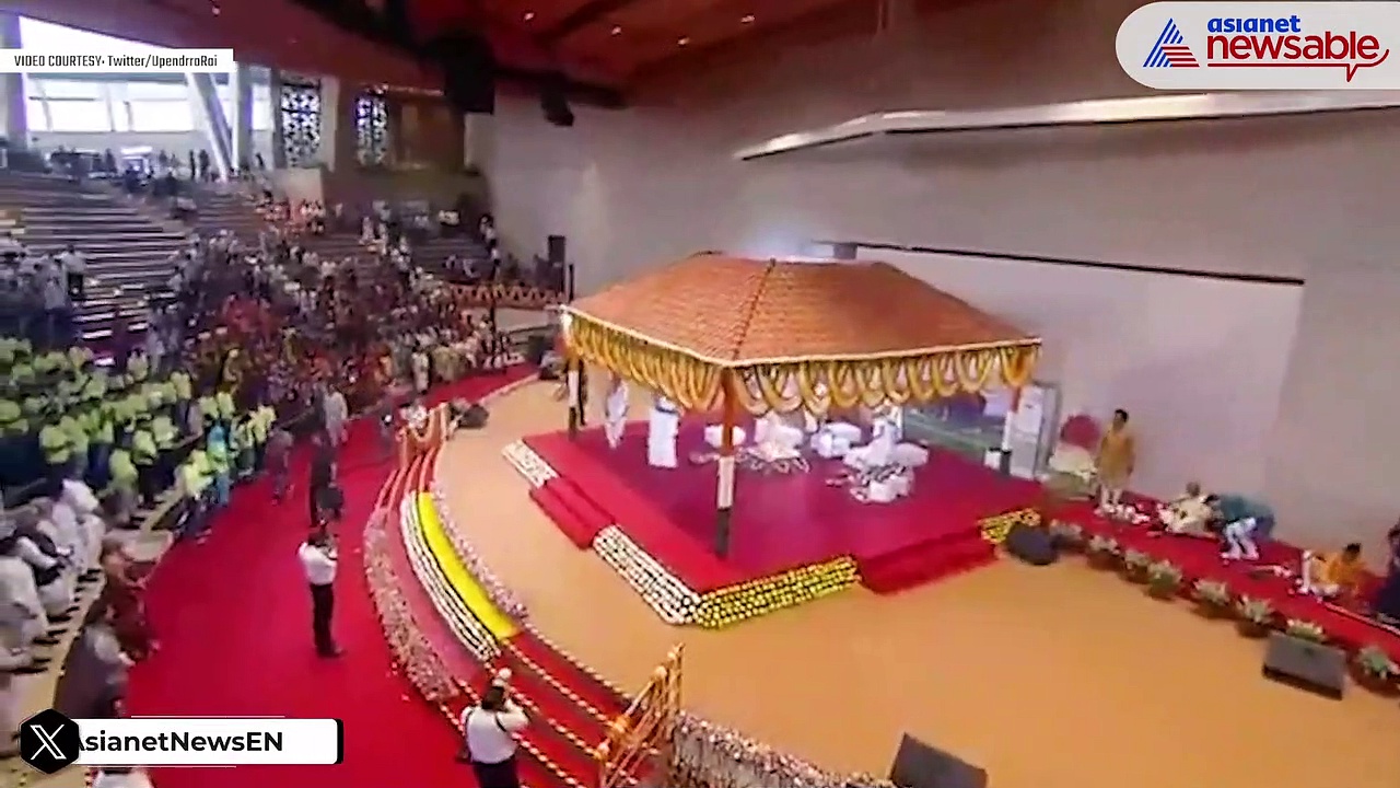 PM Modi performs havan at G20 meet venue in Delhi's Pragati Maidan | WATCH