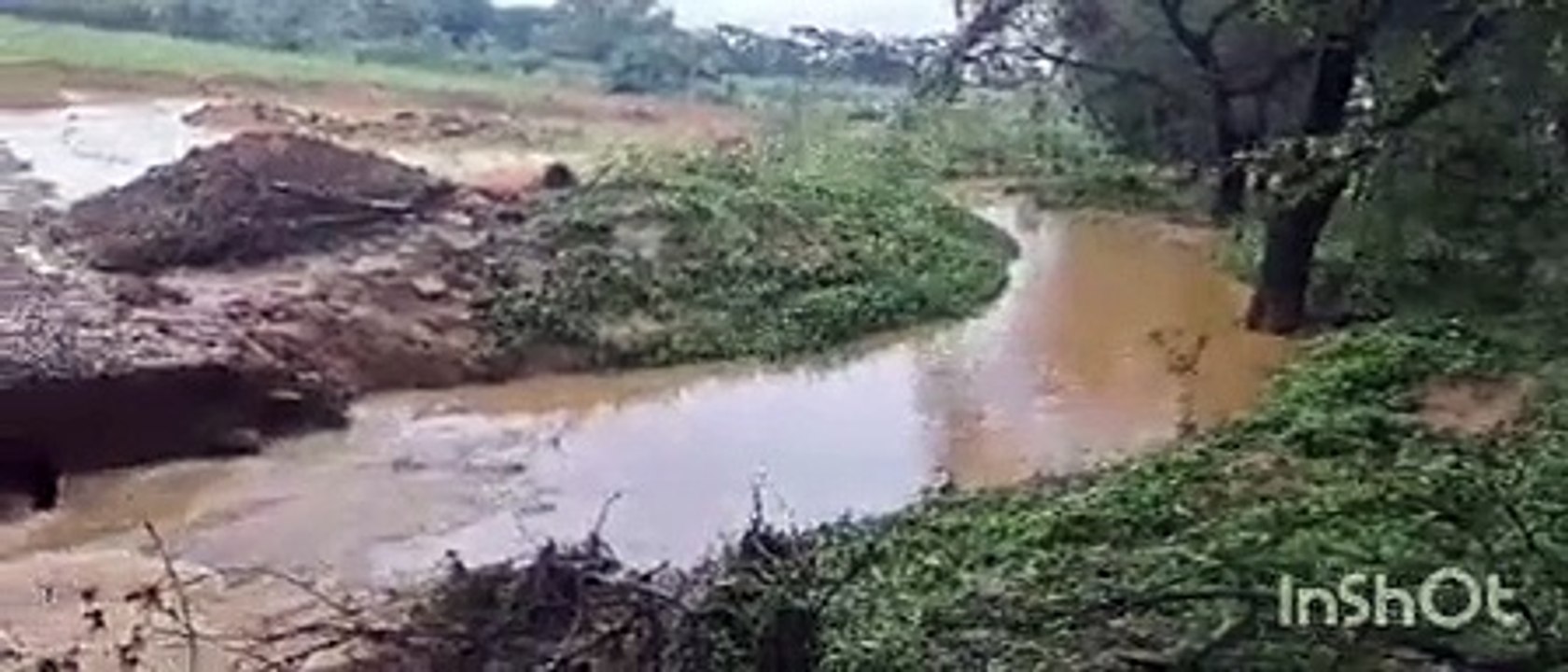 बेलगली-बोम्मसमुद्र के बीच संपर्क सड़क बही, खेतों में भरा पानी