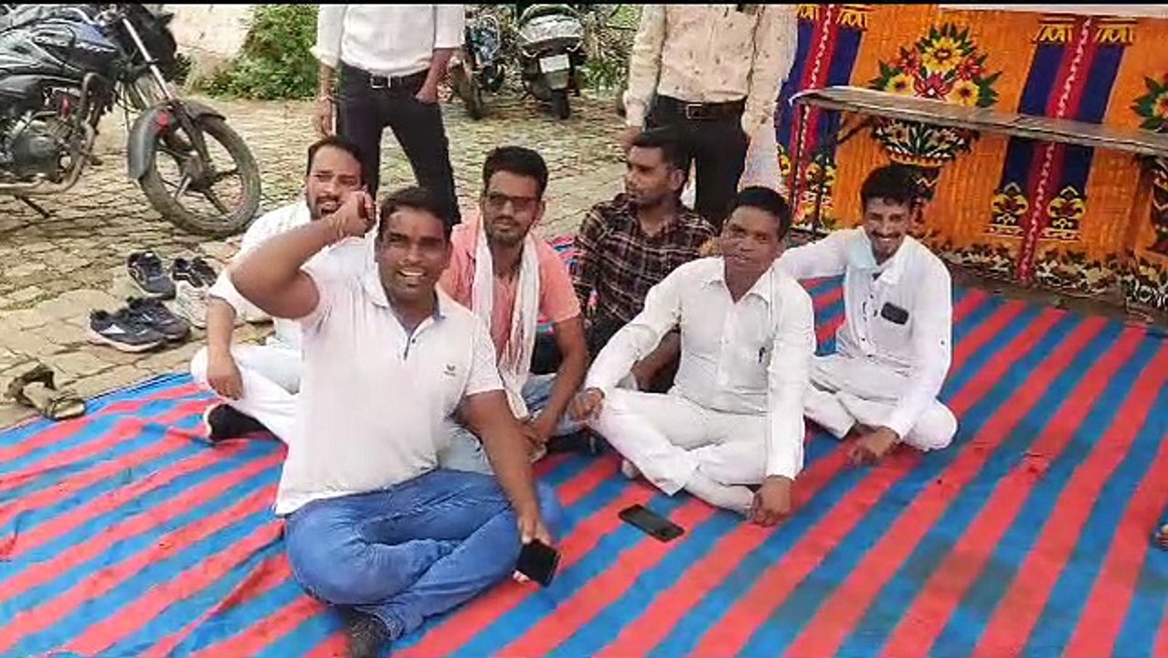 11 सूत्रीय मांगों को लेकर चिकित्सालय में कर्मचारियों का धरना प्रदर्शन जारी