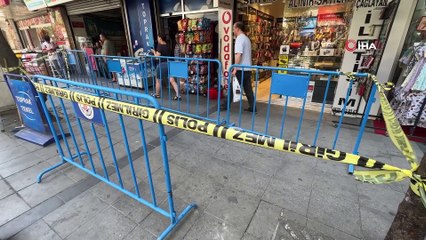 Binadan kopan taşlar başlarına yağdı