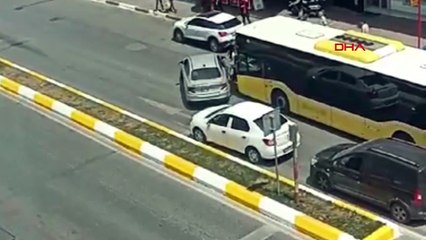 Otobüsün yolunu kesip şoföre silah çektiler