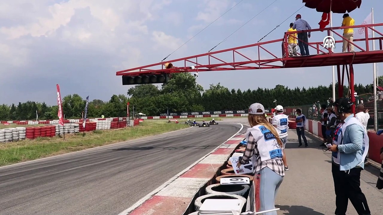 KOCAELİ - MOTUL 2023 Türkiye Karting Şampiyonası'nın üçüncü ayak yarışları Kocaeli'de yapıldı