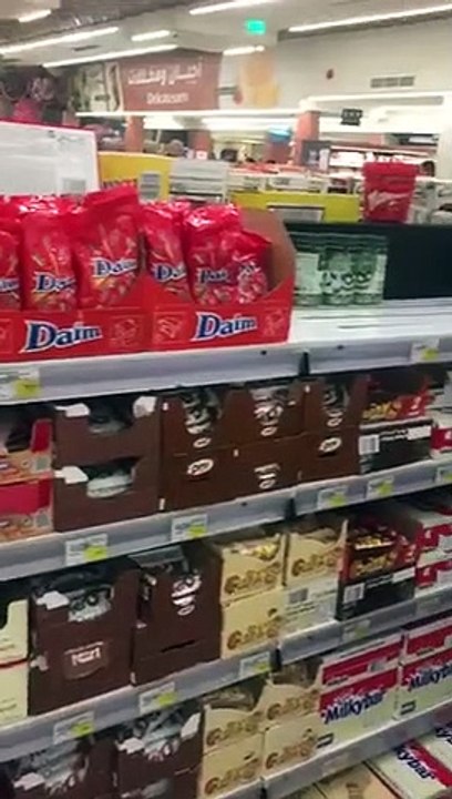 متجر ضخم في قطر يعلن مقاطعة المنتجات السويدية
