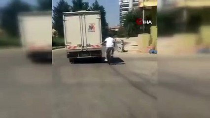 Elazığ'da bisikletlinin tehlikeli yolcuğu kameralara yansıdı