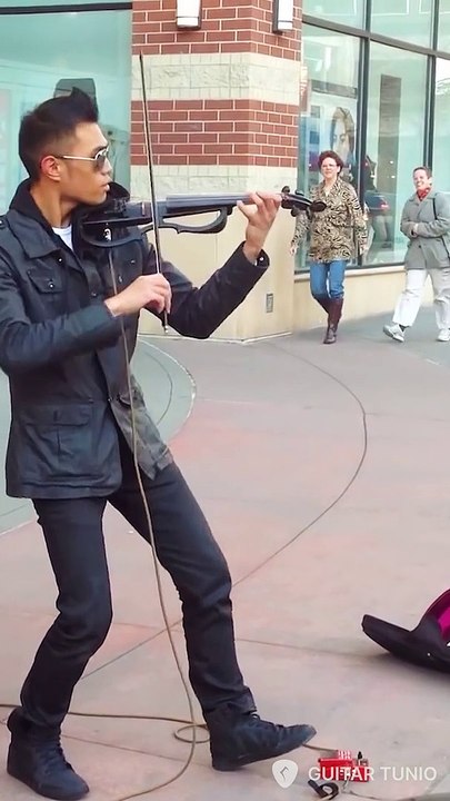 Master violinist Bryson Andres