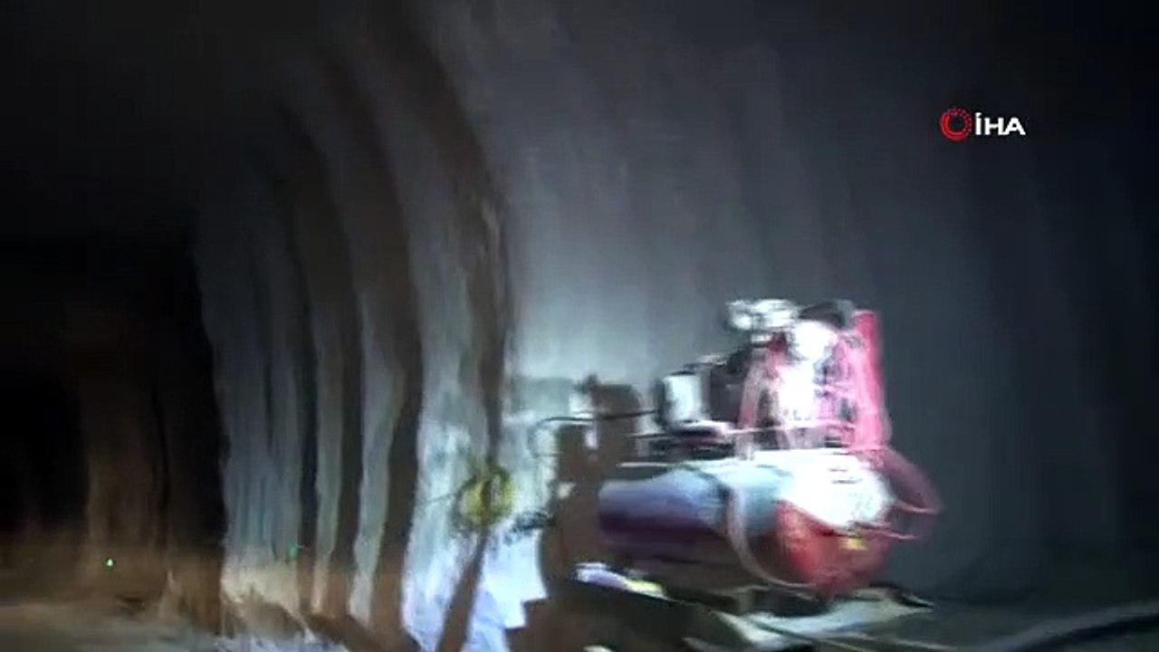 Le sel extrait à 90 mètres sous terre à Nevşehi...