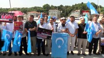 Uygur Türkleri Çin Konsolosluğu Önünde Elişku Katliamını Protesto Etti