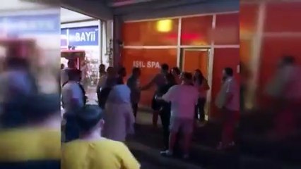 Kocasının gittiği masaj salonunu bastı