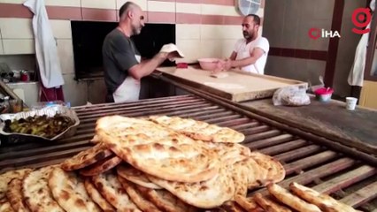 Fırıncıların sıcak havada zorlu mesaisi