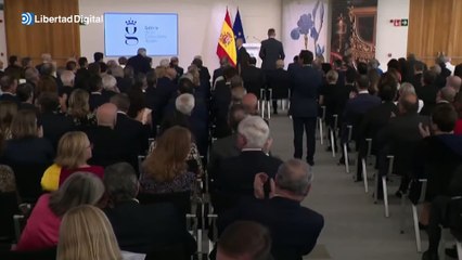 Sánchez reaparece junto al rey Felipe VI y la reina Letizia