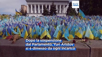 Il caso del deputato "traditore" alle Maldive e l'eroe ferito in prima linea