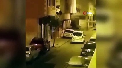 Les immigrants illégaux fuyant la police à Esenler ont sauté par la fenêtre comme ça